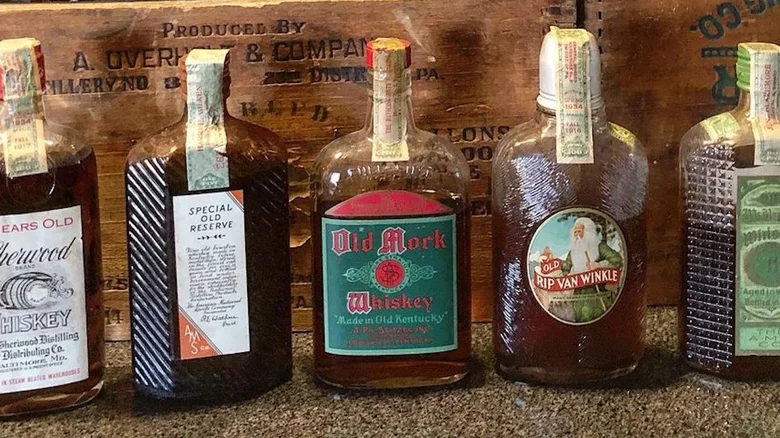 Trong thời kỳ cấm rượu, rượu whiskey được coi là một loại thuốc