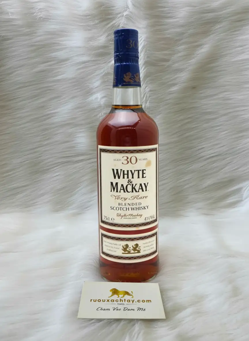 Whyte & Mackay 30yo Very Rare Blended Scotch Whisky 2 Whyte & Mackay 30yo Very Rare Blended Scotch Whisky (4)