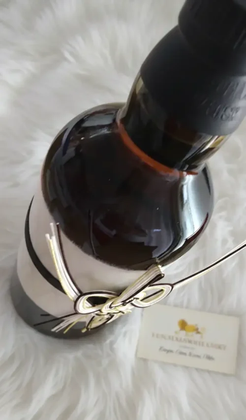 Yamazaki 25 Year Old Limited Edition Japanese Single Malt Whisky 10 Yamazaki 25 Year Old Limited Edition Japanese Single Malt Whisky (4)