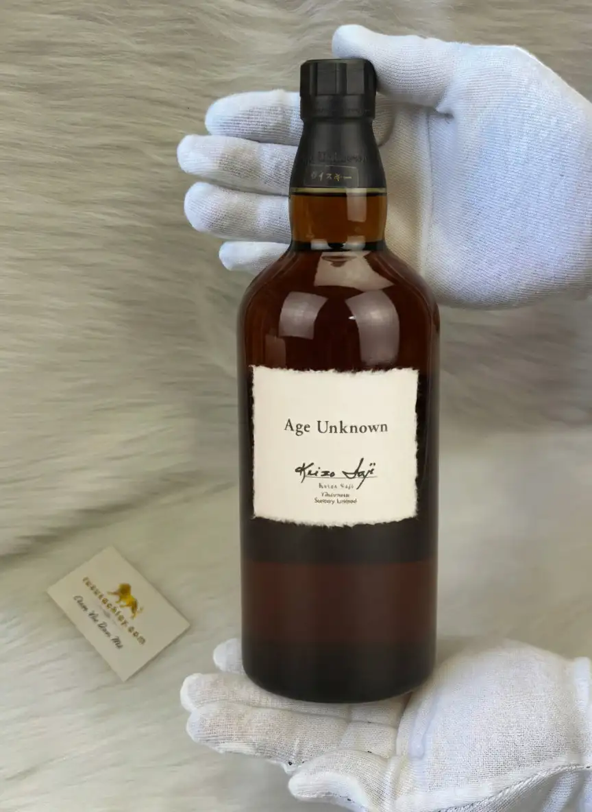 Yamazaki Single Malt Whisky Age Unknown 1 Yamazaki Single Malt Whisky Age Unknown (1)