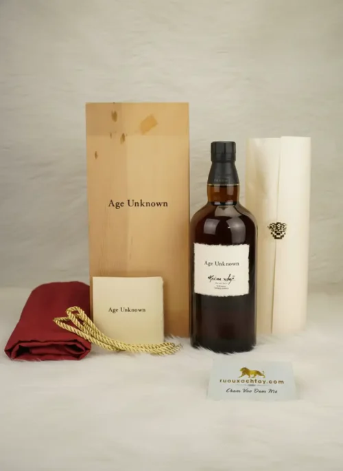 Yamazaki Single Malt Whisky Age Unknown (3)