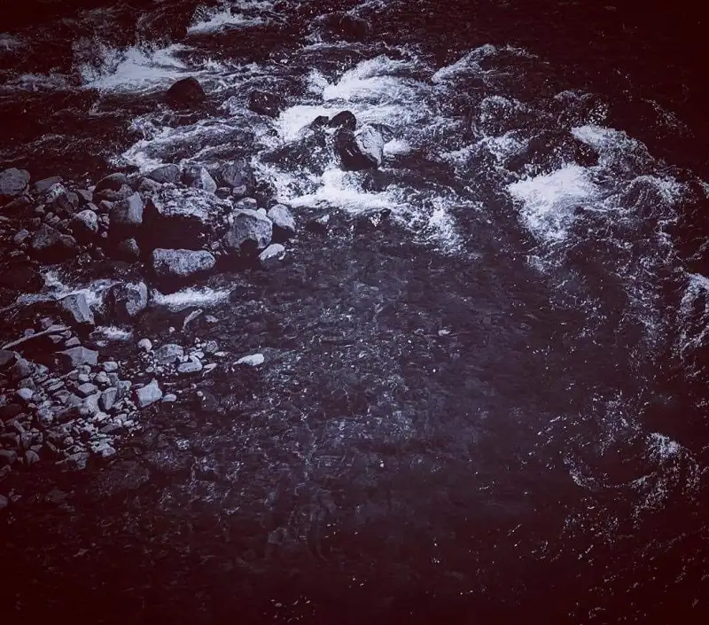 Con suối Blackburn phía sau Glen Grant