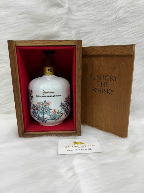 Hibiki 17 Years Limited Edition Arita Ware - Nishitetsu 100th Anniversary 6 Hibiki 17 Years Limited Edition Arita Ware - Nishitetsu 100th Anniversary (5)