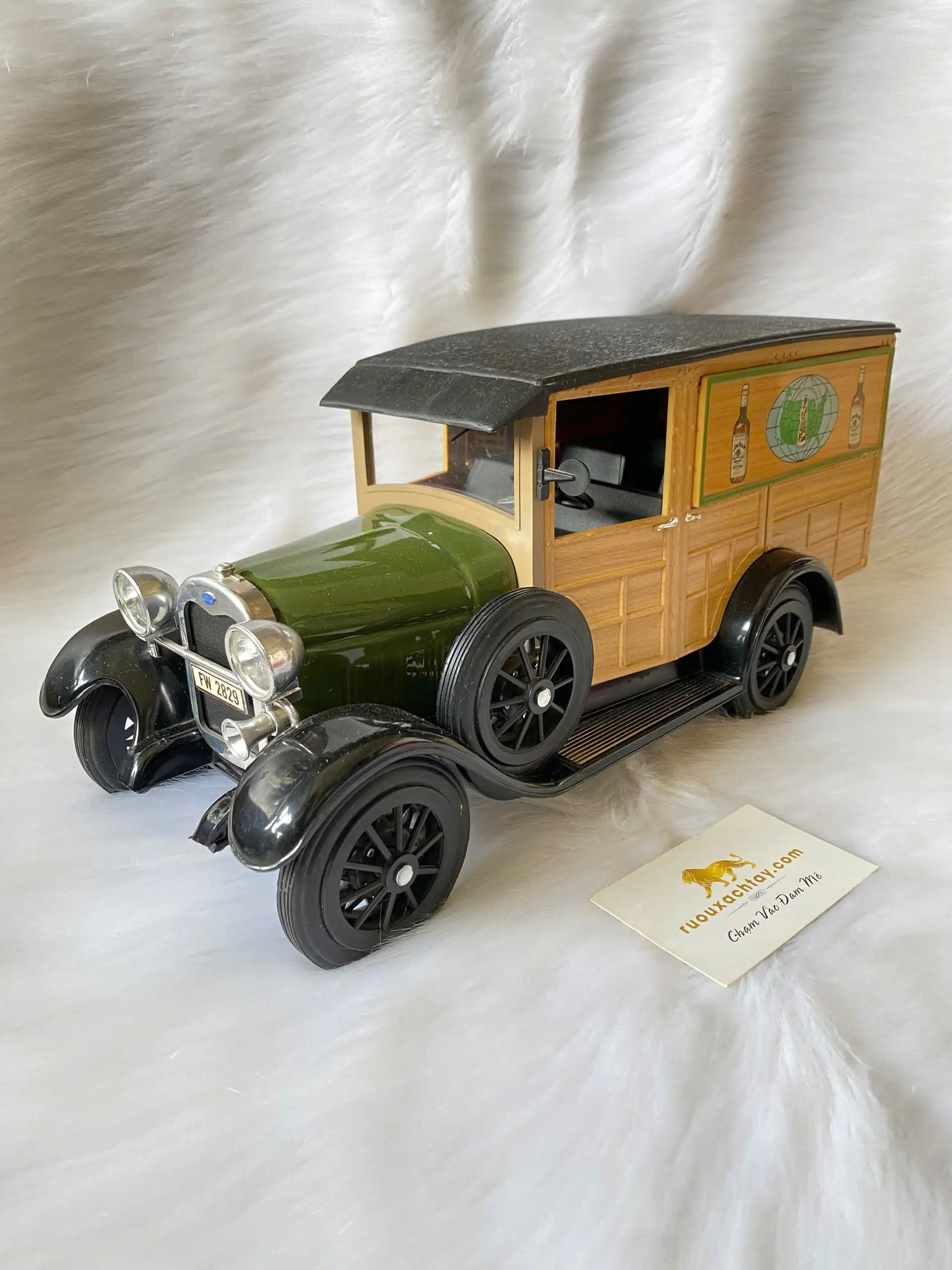 Kentucky Straight Bourbon Whiskey Jim Beam - Ford Model A Woodie Wagon Truck 1929 1 Kentucky Straight Bourbon Whiskey Jim Beam - Ford Model A Woodie Wagon Truck 1929 (1)