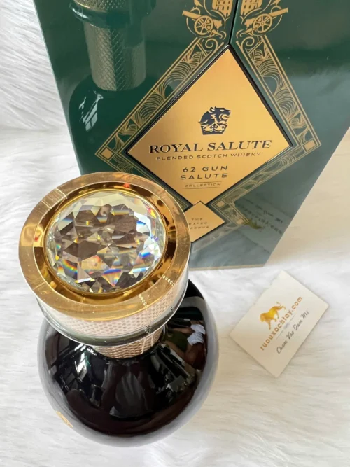 Rượu Chivas Royal Salute 62 Gun Salute Collection - The Peated Reserve (2)