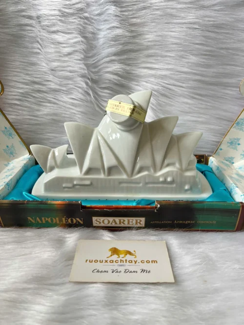 Soarer Napoleon Cognac Sydney Opera House Decanter (2)