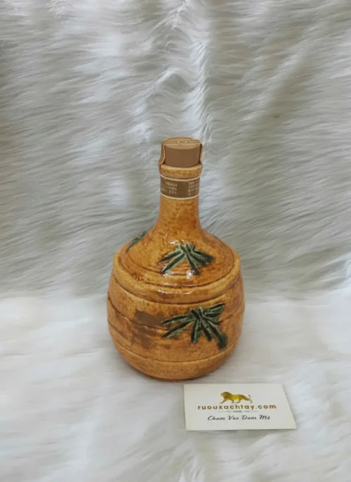 Suntory Bamboo Ceramic Bottle Pure Malt Whisky (1)