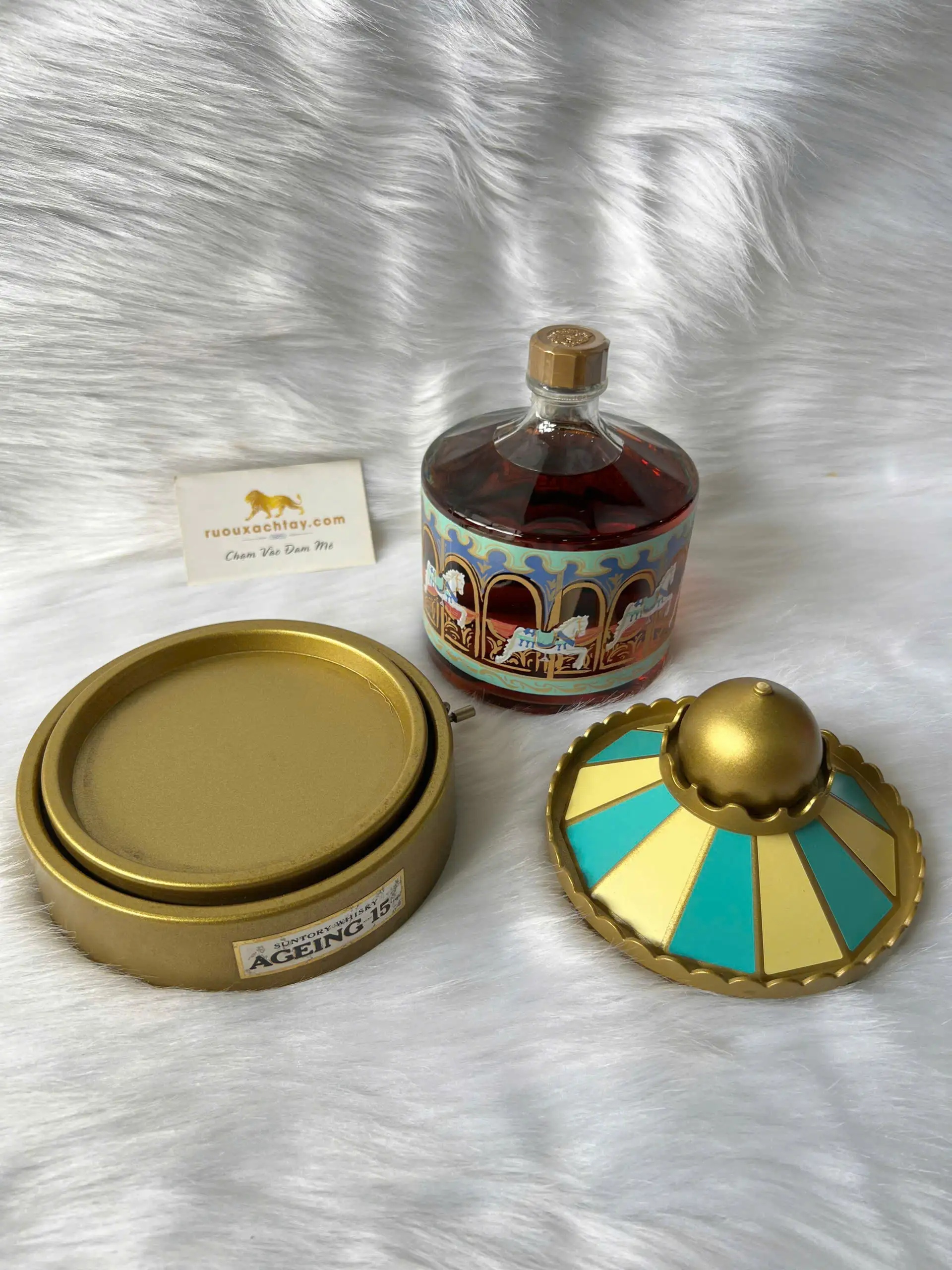 Suntory Whisky Ageing 15 Year Old Carousel Music Box 3 Suntory Whisky Ageing 15 Year Old Carousel Music Box (2)