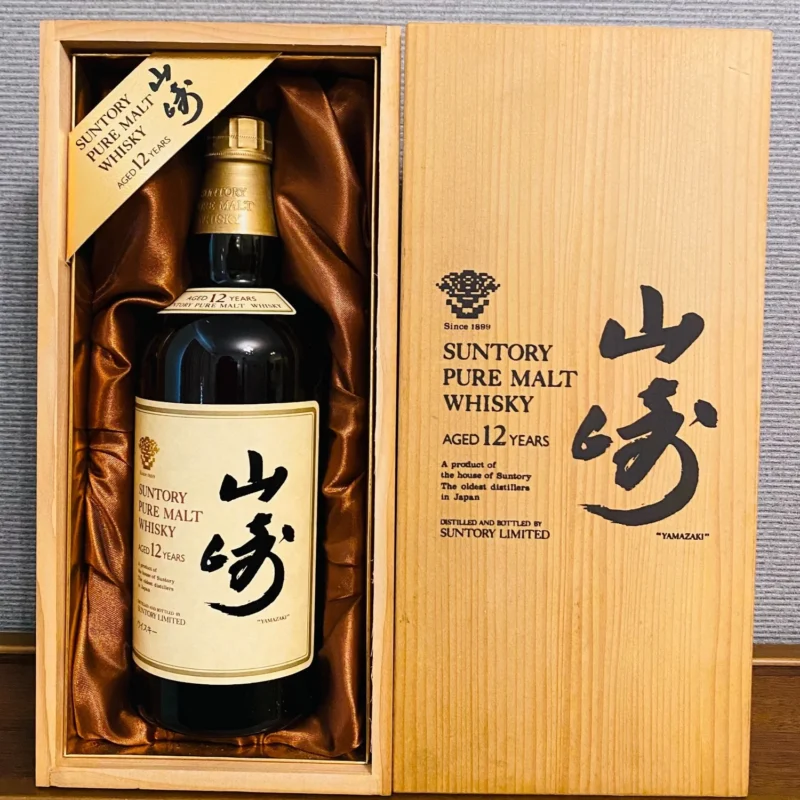 Thế hệ thứ 5 - Rượu whisky mạch nha nguyên chất Yamazaki 12 năm tuổi trong giai đoạn chuyển đổi (đã đổi sang nhãn hiệu Hibiki mới)