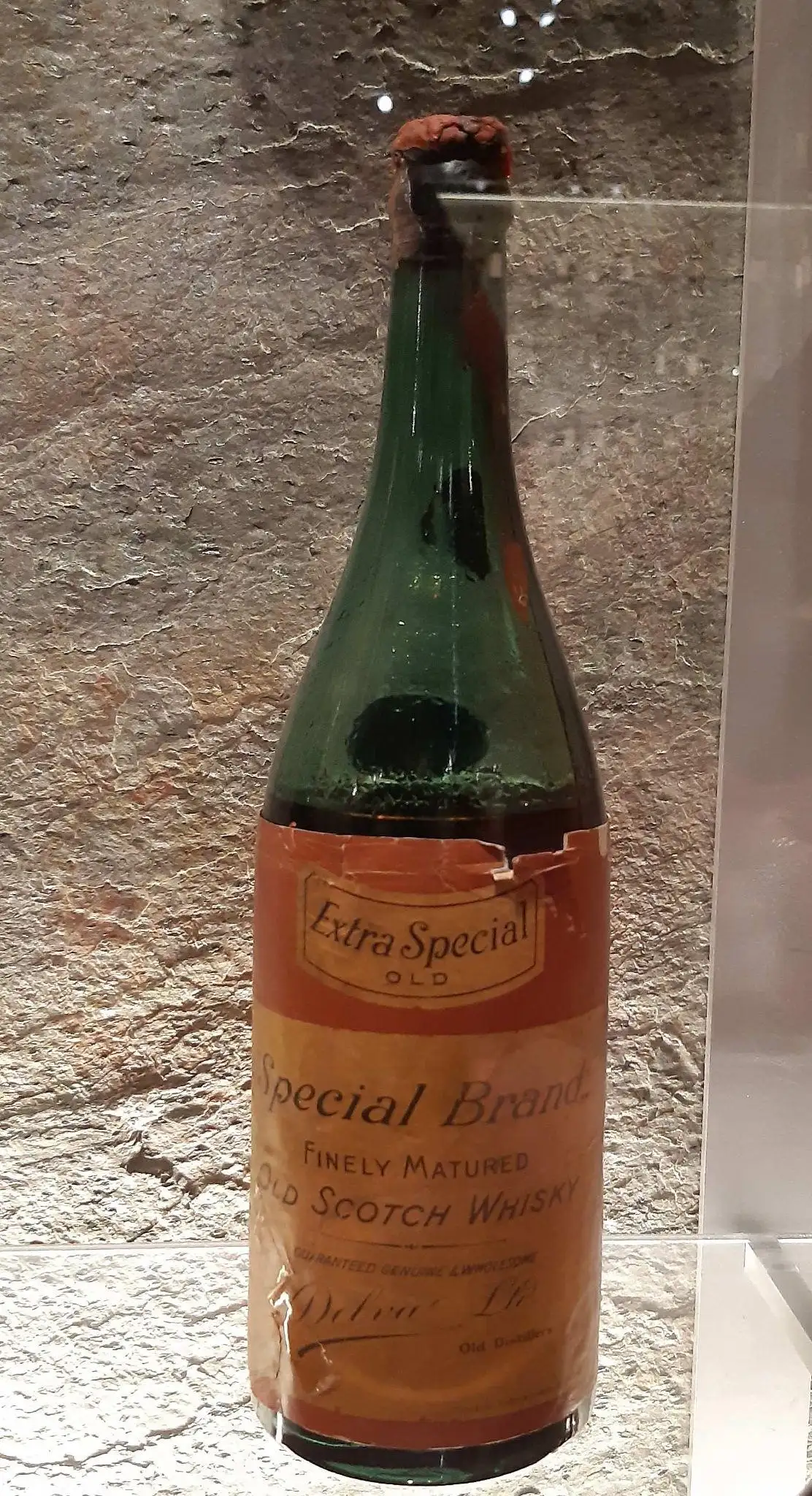 những chai rượu mang trong mình những mảnh ghép của lịch sử châu Âu xưa