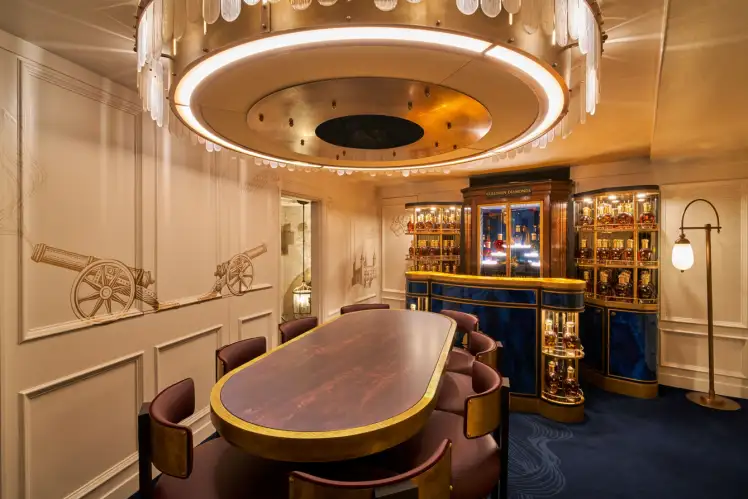 phòng bên trong Tháp Martin thế kỷ 13 – nơi từng cất giữ Bảo vật Hoàng gia