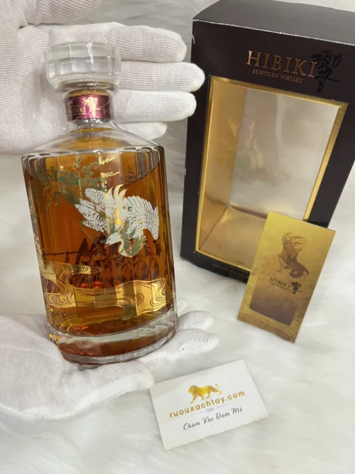 Cửa Hàng Rượu Chivas, 12 Chivas 18, Chivas 21 Xách Tay Uy Tín Tại TP.HCM 28 Hibiki 17 Year Old Phoenix Limited Edition Release 2011 (1)