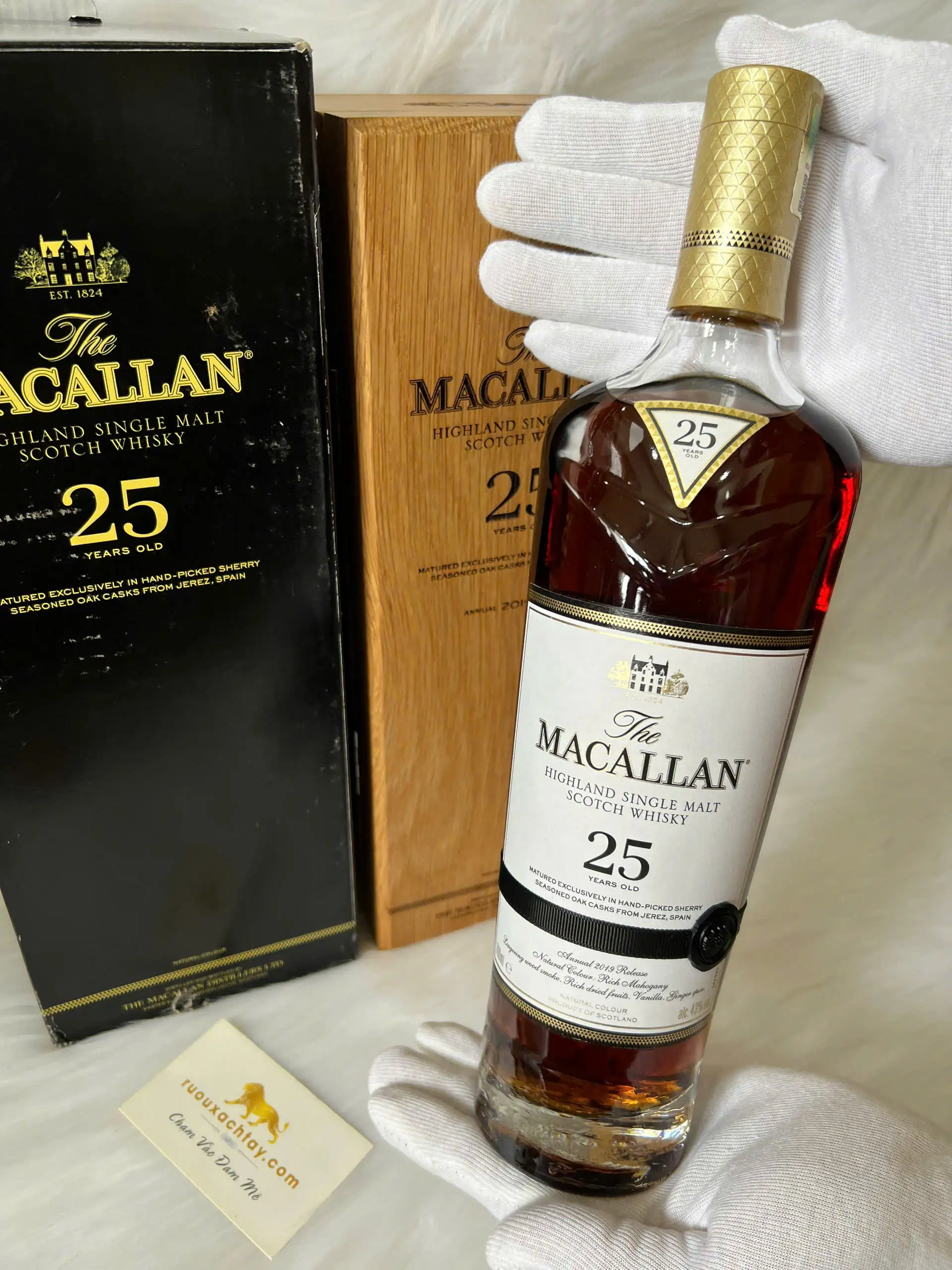 Macallan 25 Years Old Sherry Cask Release 2019 1 Macallan 25 Years Old Sherry Cask Release 2019 (1)