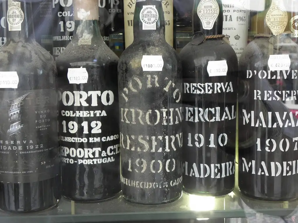 Giá rượu Porto Colheita Niepoort