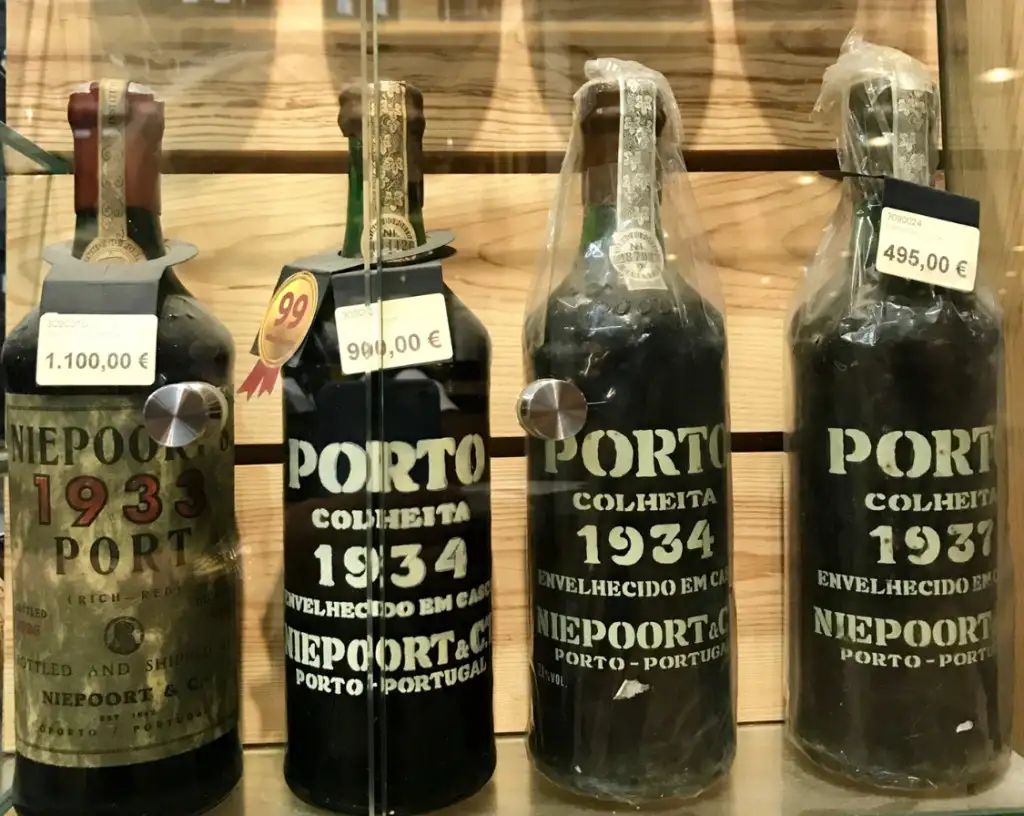 Giá rượu Porto Colheita Vintage 1934 - Niepoort