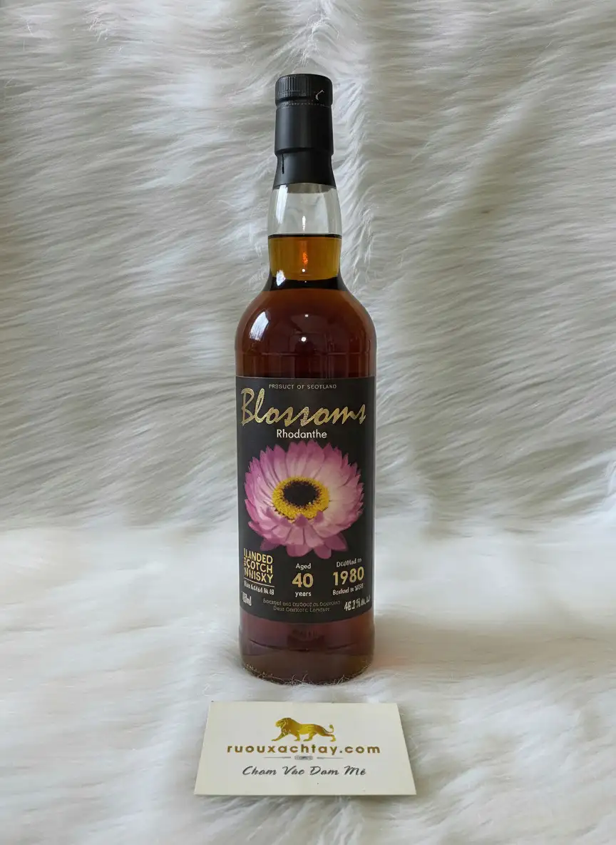 Blossoms Rhodanthe 1980 40 Year Old Blended Scotch Whisky 1 Blossoms Rhodanthe 1980 40 Year Old Blended Scotch Whisky (2)