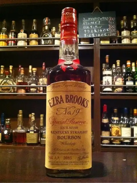 Ezra Brooks No19 Special Reserve Kentucky Straight Bourbon Whiskey (2)