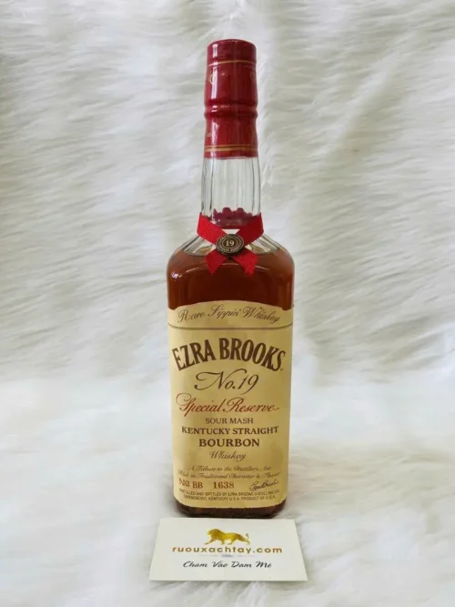 Ezra Brooks No19 Special Reserve Kentucky Straight Bourbon Whiskey (5)
