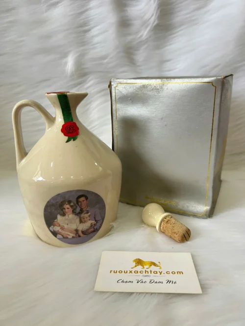 House of Peers Princess Diana Wedding Commemorative Ceramic Bottle (3)