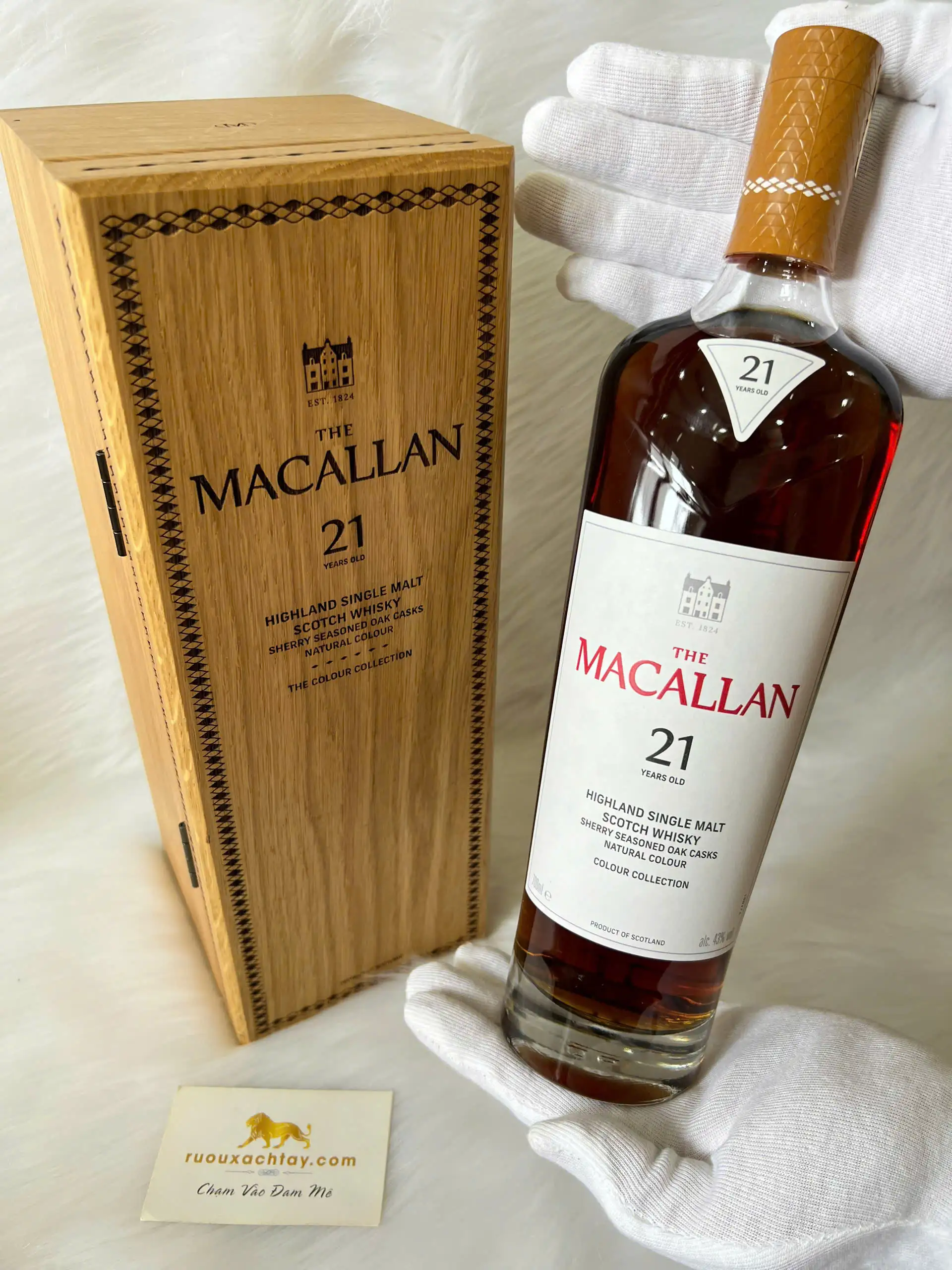 Macallan 21 YO Sherry Seasoned Oak Casks - Colour Collection 1 Macallan 21 YO Sherry Seasoned Oak Casks - Colour Collection (1)