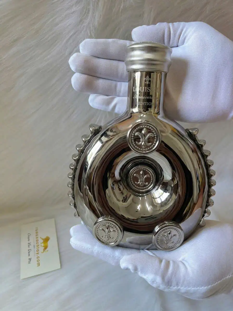 Rượu Cognac Remy Martin Louis XIII Black Pearl 1 Rượu Cognac Remy Martin Louis XIII Black Pearl (1)