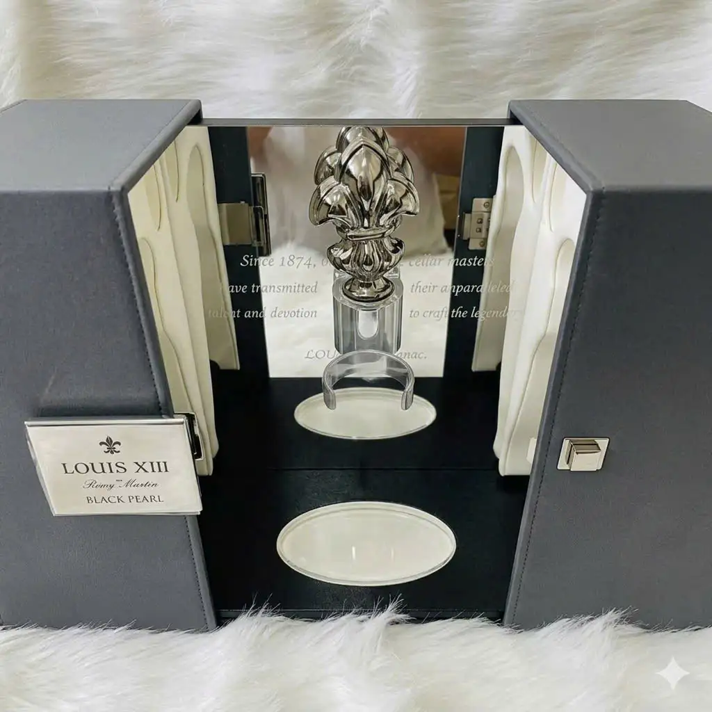 Rượu Cognac Remy Martin Louis XIII Black Pearl 2 Rượu Cognac Remy Martin Louis XIII Black Pearl (4)