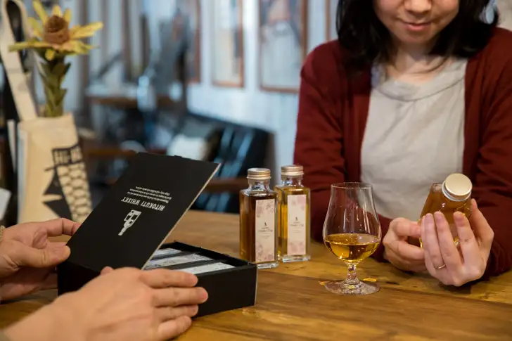 Rượu whisky thích hợp làm quà tặng Ngày của Mẹ - Món quà hoàn hảo dành cho những người phụ nữ yêu thích rượu