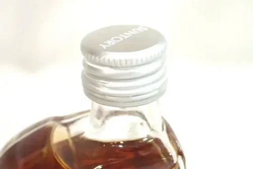 Suntory Royal Whisky Electric Guitar 180ml (2)