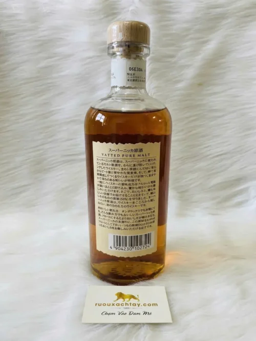Super Nikka Whisky Vatted Pure Malt (3)