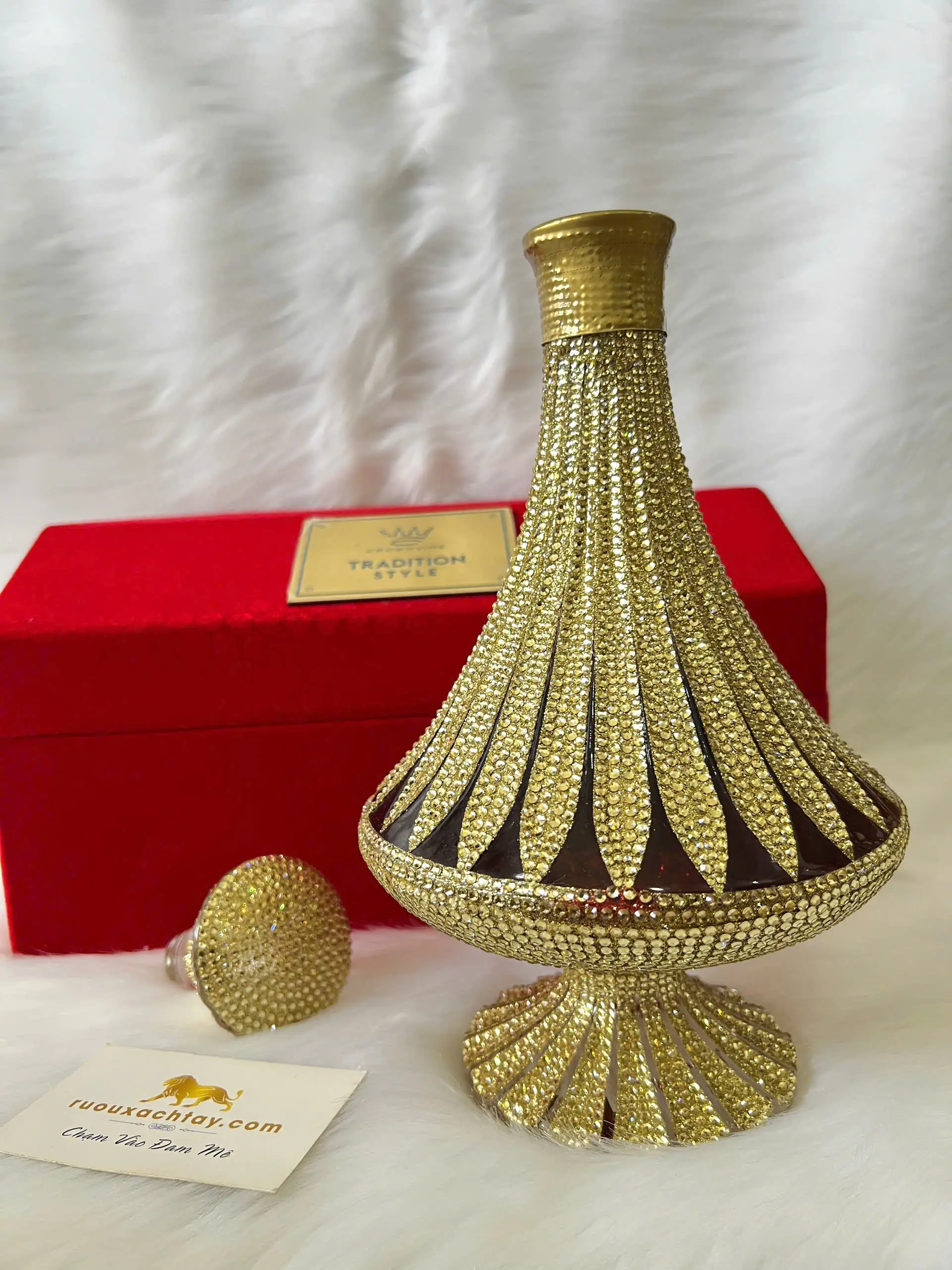 Brandy Crownvine Tradition Style K9 Crystal Decanter Gold Swarovski 3 Brandy Crownvine Tradition Style K9 Crystal Decanter Gold Swarovski (2)