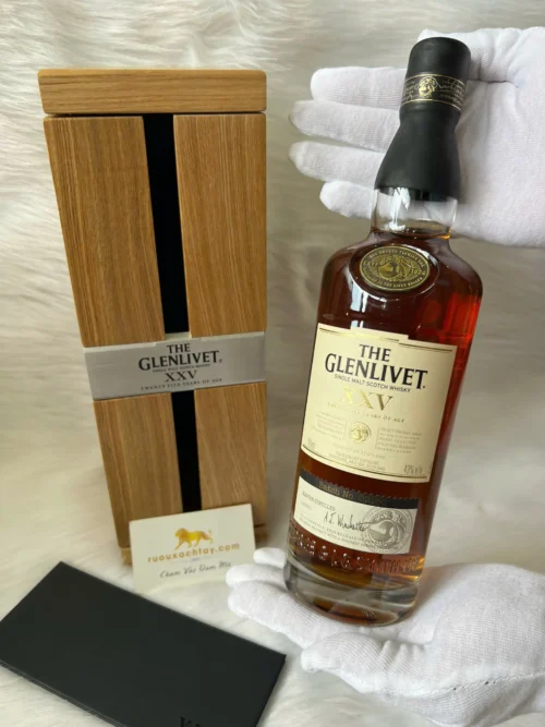 Glenlivet Single Malt Scotch Whisky 25yo (1)