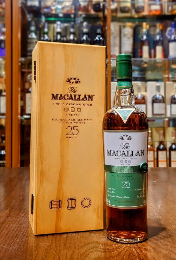 Macallan 25 Fine Oak Triple Cask Matured Release 2011 8 Macallan 25 Fine Oak Triple Cask Matured Release 2011 (4)