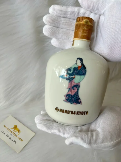 Cửa Hàng Rượu Chivas, 12 Chivas 18, Chivas 21 Xách Tay Uy Tín Tại TP.HCM 40 Suntory Whisky HAND'84 KYOTO International Traditional Crafts Fair Kyoto (1)