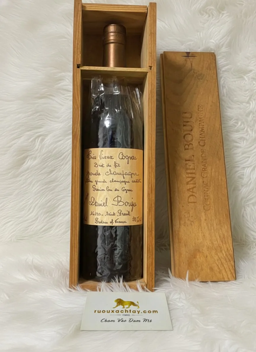Daniel Bouju Tres Vieux Cognac Brut de Fut Premier Cru Grande Champagne Cognac 1 Daniel Bouju Tres Vieux Cognac Brut de Fut Premier Cru Grande Champagne Cognac 70cl (1)