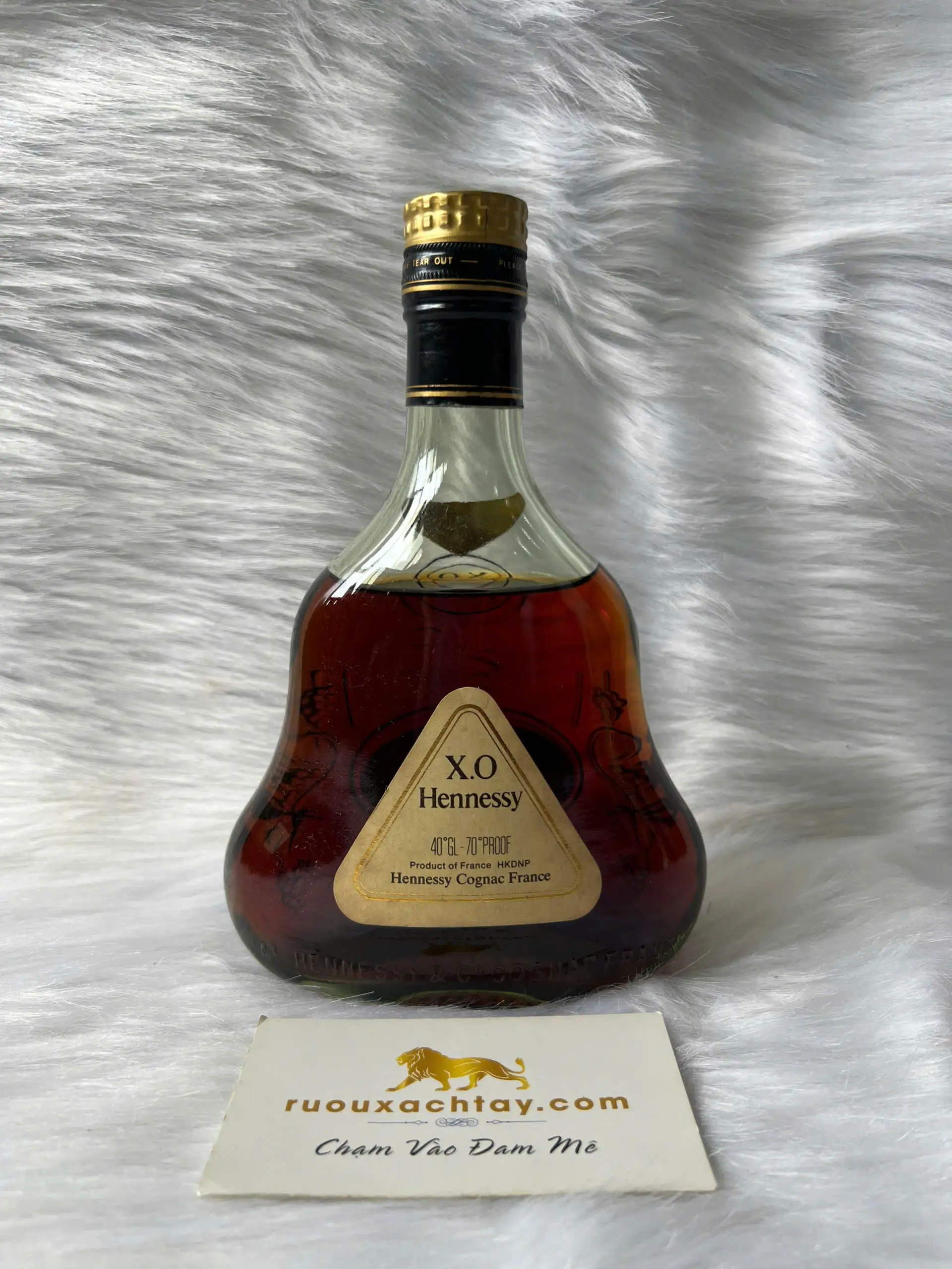 Hennessy XO 350ml (Chai Thuỷ Tinh Xanh và Nắp Vàng) 3 Hennessy XO 350ml (Chai Thuỷ Tinh Xanh và Nắp Vàng) (3)