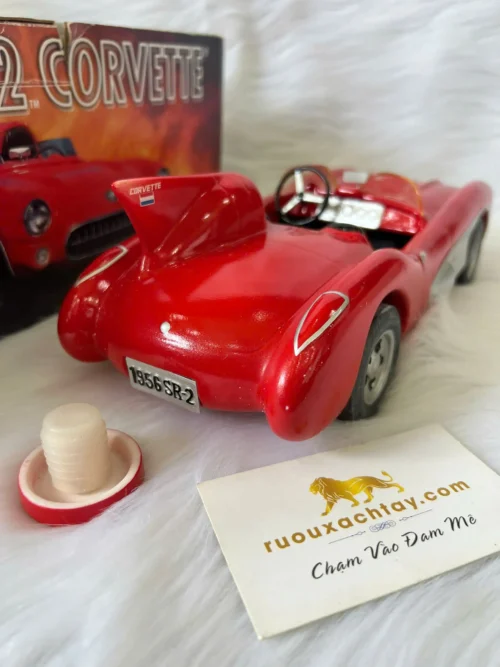 Jim Beam Limited Edition Bottle - 1956 SR-2 Corvette 6 Jim Beam Limited Edition Bottle - 1956 SR-2 Corvette (3)