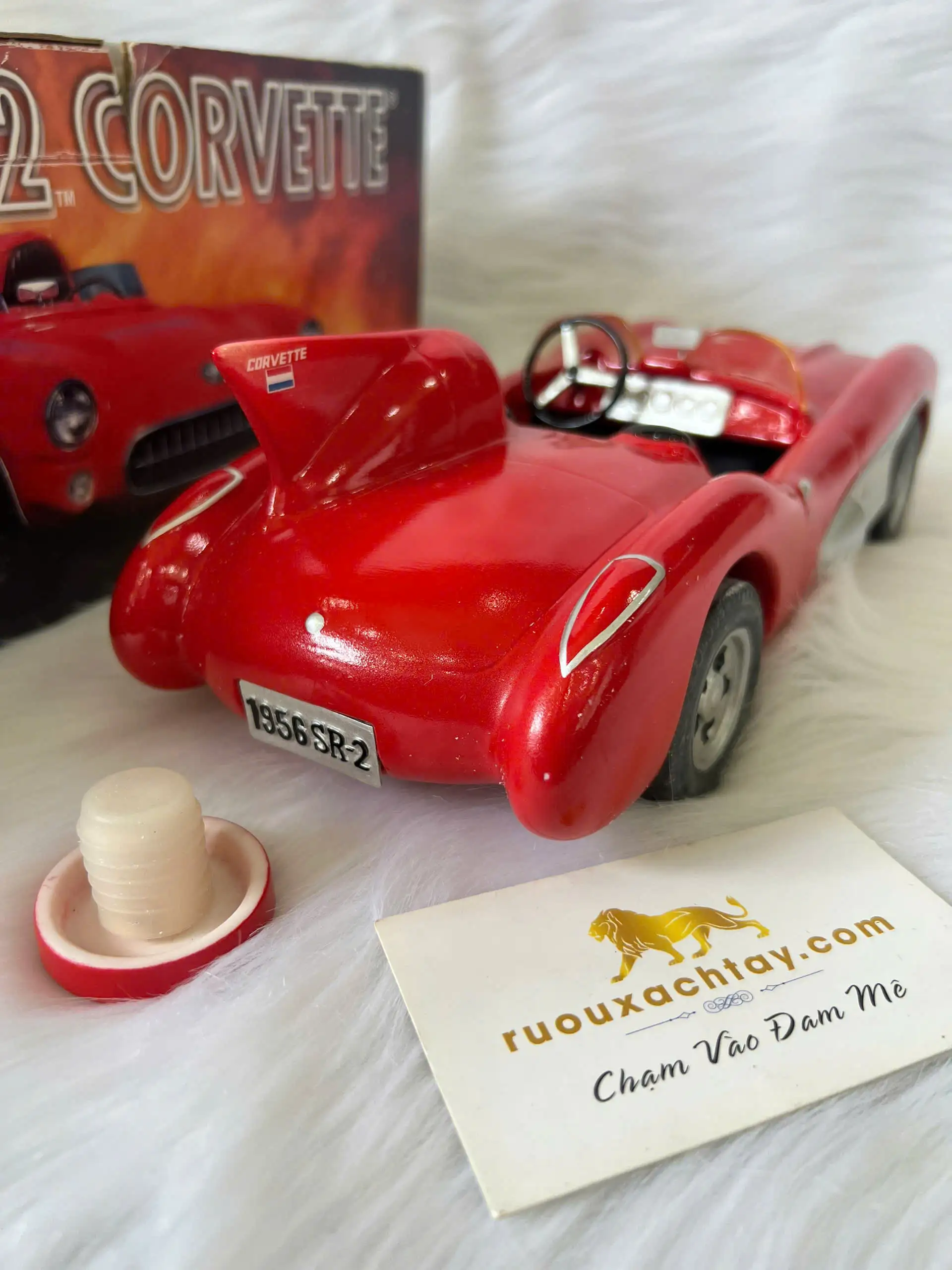 Jim Beam Limited Edition Bottle - 1956 SR-2 Corvette 3 Jim Beam Limited Edition Bottle - 1956 SR-2 Corvette (3)
