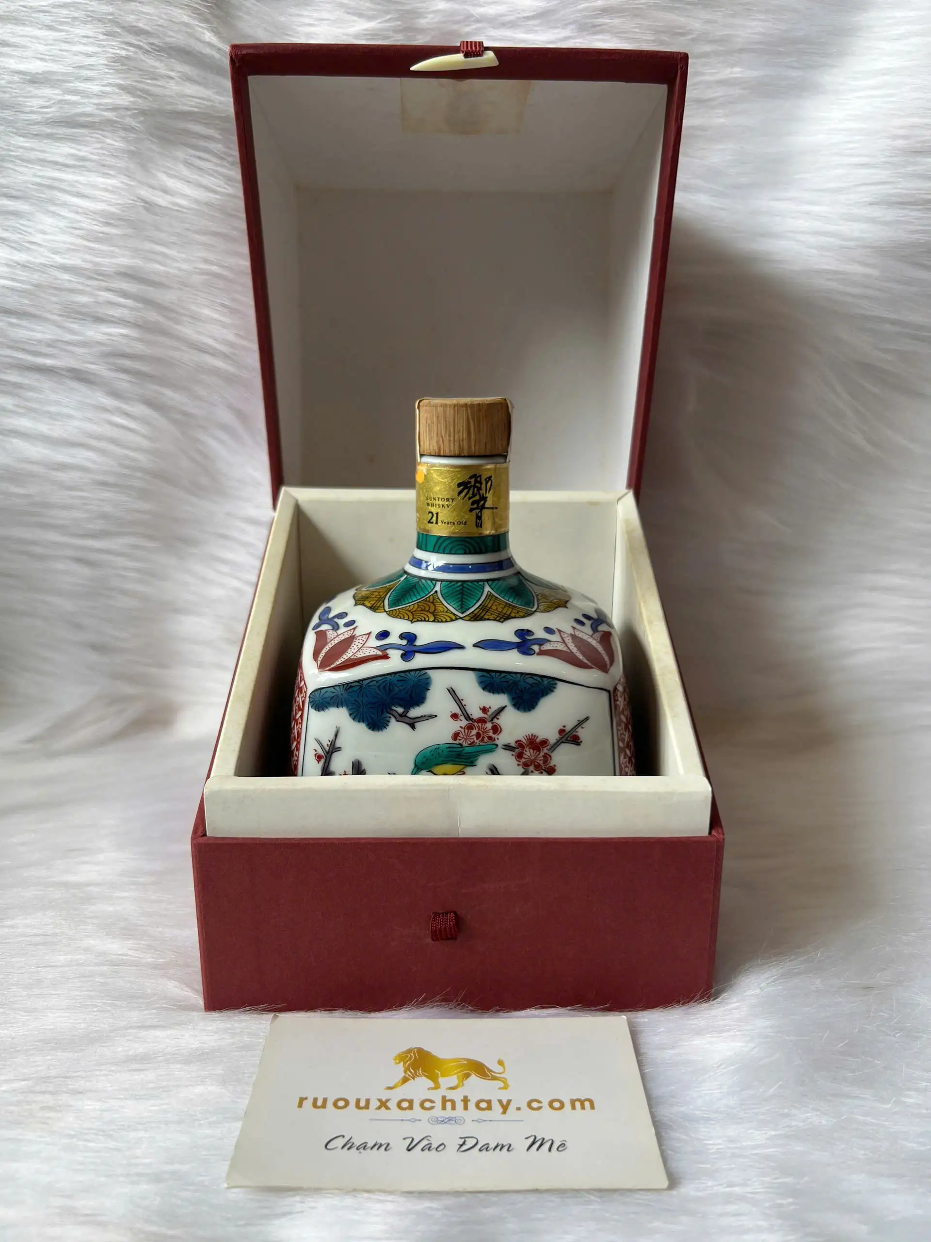 Rượu Whisky Hibiki 21 Year Old Ceramic Kutani Decanter 2002 Release 2 Rượu Whisky Hibiki 21 Year Old Ceramic Kutani Decanter 2002 Release (2)