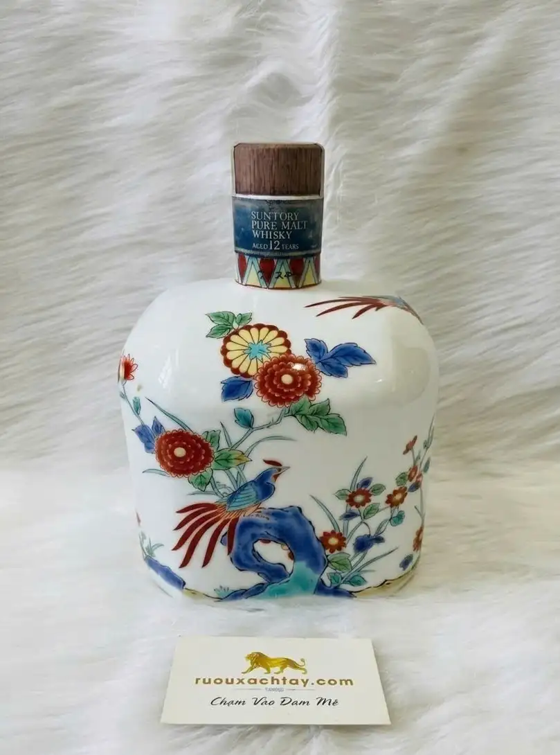 Single Malt Whisky Yamazaki 12 Year Old - Arita Ceramic Bottle 1 Suntory Yamazaki 12yo Arita Ceramic Decanter (1)