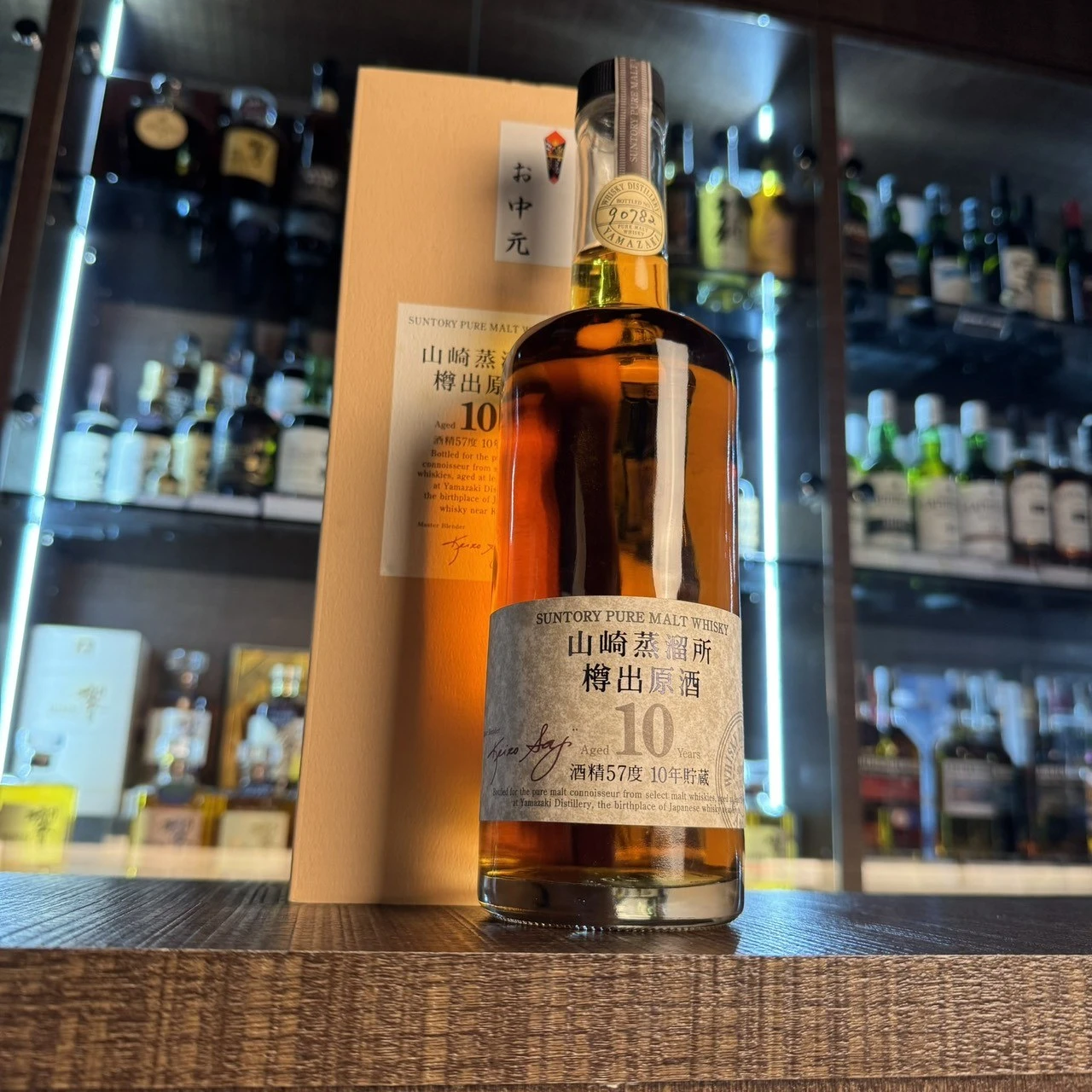Suntory Pure Malt Whisky Hakushu Distillery 10 Year Old Tarudashi Genshu 2 yamazaki-tarudashi-10-exhibit